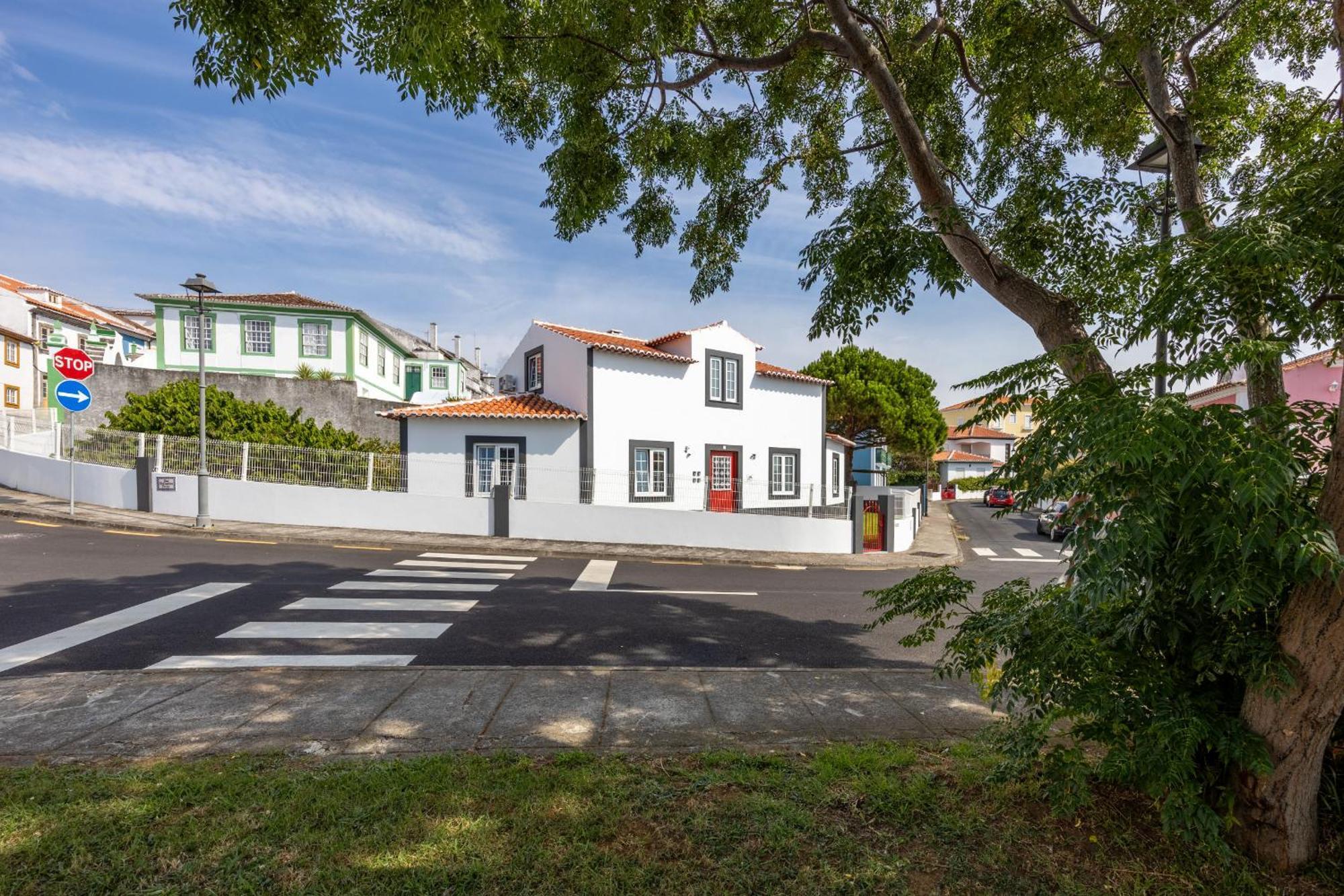 Angra Charming Suites By Seewest Angra do Heroismo Ngoại thất bức ảnh