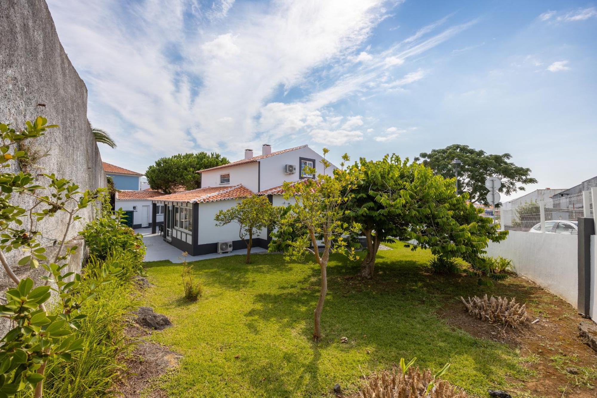 Angra Charming Suites By Seewest Angra do Heroismo Ngoại thất bức ảnh